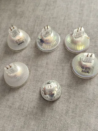 1 a 6 bombillas halógenas. Usadas. Radium