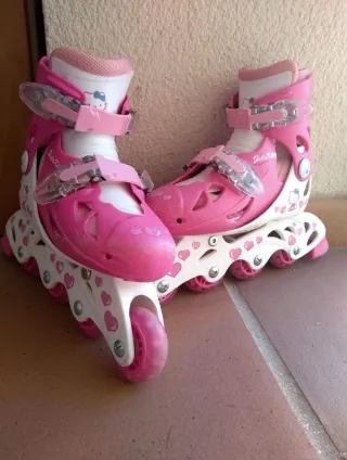 Patines rosas Hello Kitty para niña