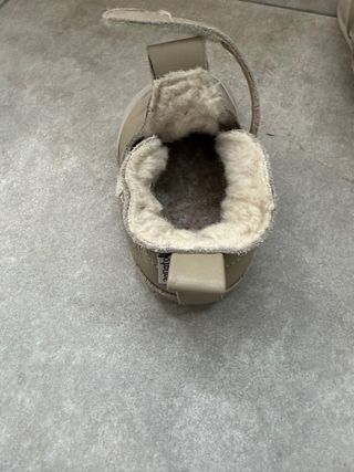 Zapatillas niño/a beige forradas