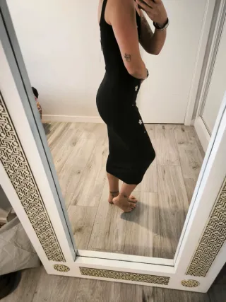 Vestido midi elástico margaritas perlas negro Zara