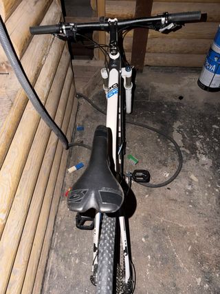 Bicicleta de Montaña Cube Carbono