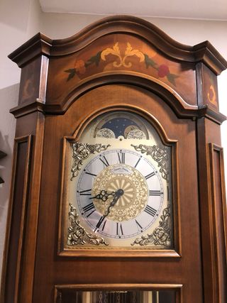 Orologio da terra a carillon in legno