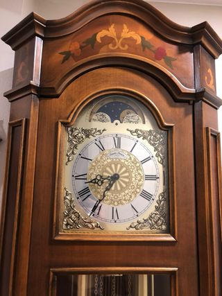 Orologio da terra a carillon in legno