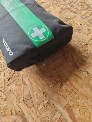 Kit Primo Soccorso Volvo Originale Nuovo