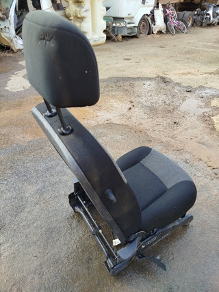 ASIENTO DELANTERO DERECHO RENAULT KANGOO III * |