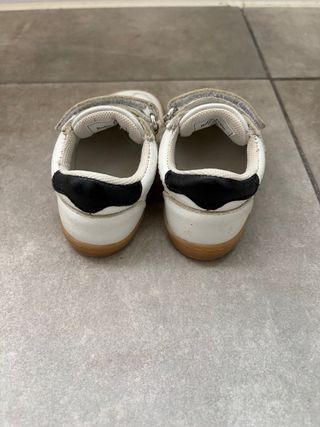 Zapatillas Baby Free niño/a blancas y negras