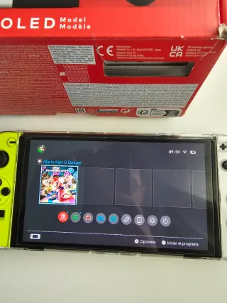 Nintendo Switch OLED Blanca y Amarilla