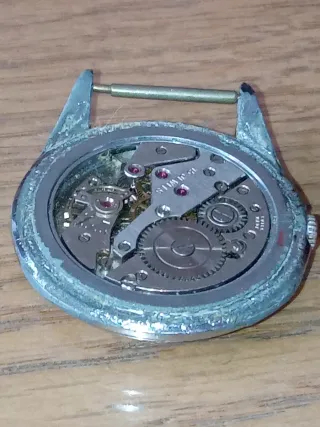 Reloj mecánico antiguo
