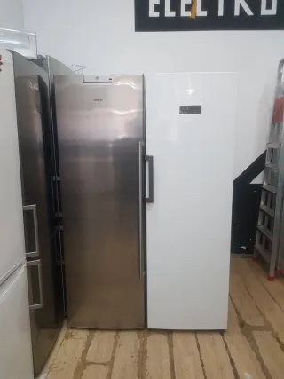 Congelador Siemens y Nevera Beko