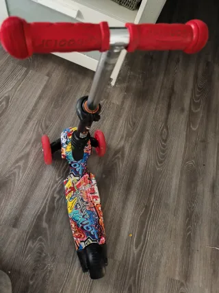 Patinete 3 Ruedas Diseño Graffiti