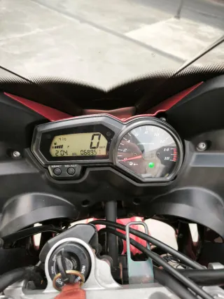 Yamaha FZ6 S2 Roja con Baúl