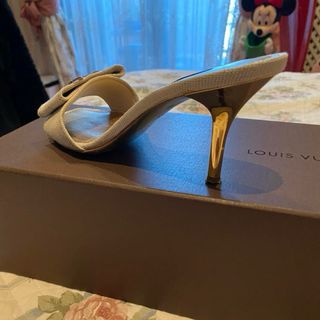 Sandali Louis Vuitton Beige/Oro