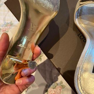 Sandali Louis Vuitton Beige/Oro