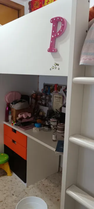 Litera con escritorio