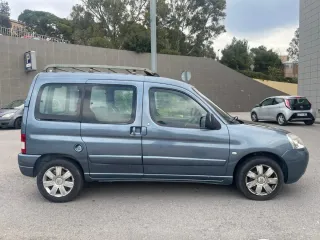 Citroen Berlingo con bola de remolque