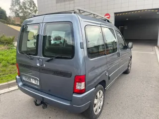 Citroen Berlingo con bola de remolque