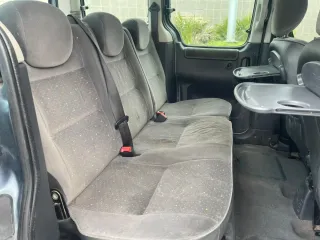 Citroen Berlingo con bola de remolque