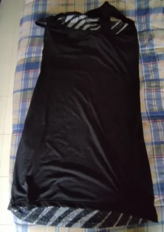 Vestido fiesta plateado y negro