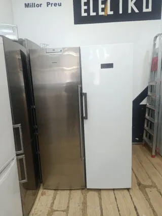 Nevera Siemens y Congelador Beko garantía transpor