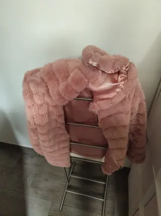 Chaquetón rosa pelo sintético