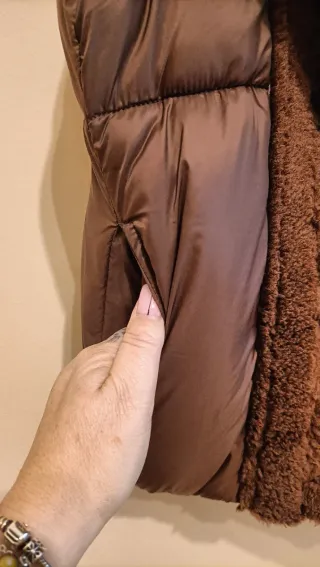 Chaleco corto guateado Boohoo marrón