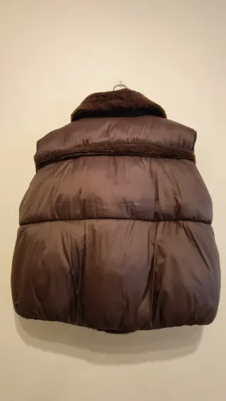 Chaleco corto guateado Boohoo marrón