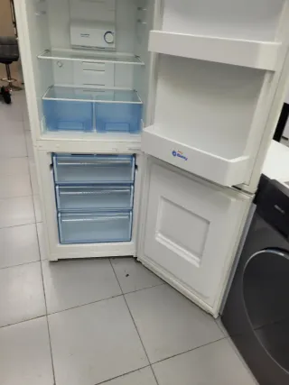 Nevera marca balay 170.m con garantía