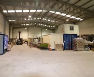 Limpieza de pabellones y naves