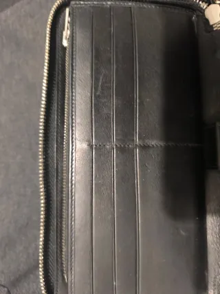 Bally Cartera Negra con Raya Beige