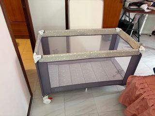 Cuna de viaje con colchón