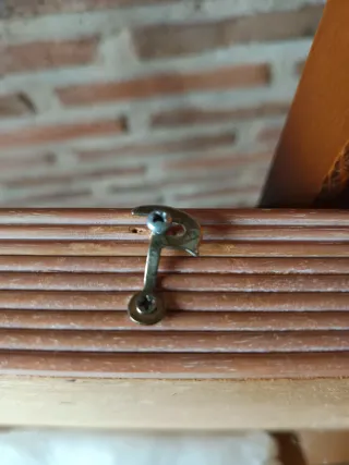 Appendiabiti in legno