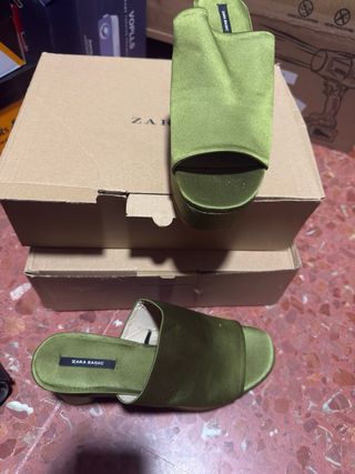 Zapatos de tacón Zara Basic verdes