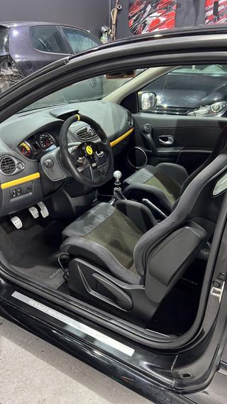 Renault Clio Sport RS203 2009 RedBull Edition