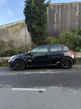 Renault Clio Sport RS203 2009 RedBull Edition