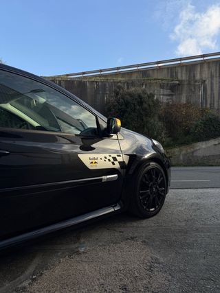 Renault Clio Sport RS203 2009 RedBull Edition
