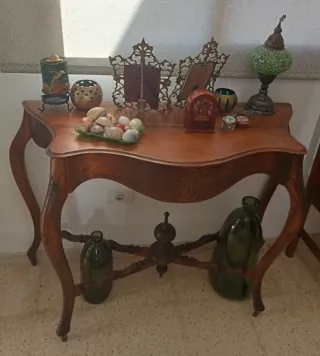 Consola antigua madera y metal