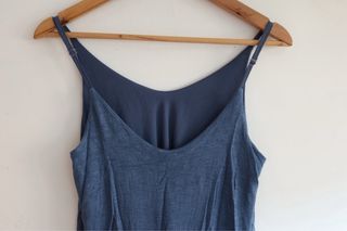 Camiseta tirantes azul con capa