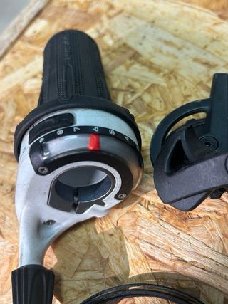 Cambio SRAM 9.0 SL y pulsadores