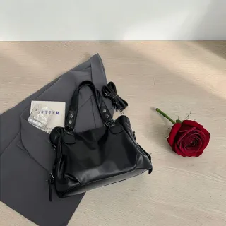 Casual Retro Solid Color PU Large Capacity