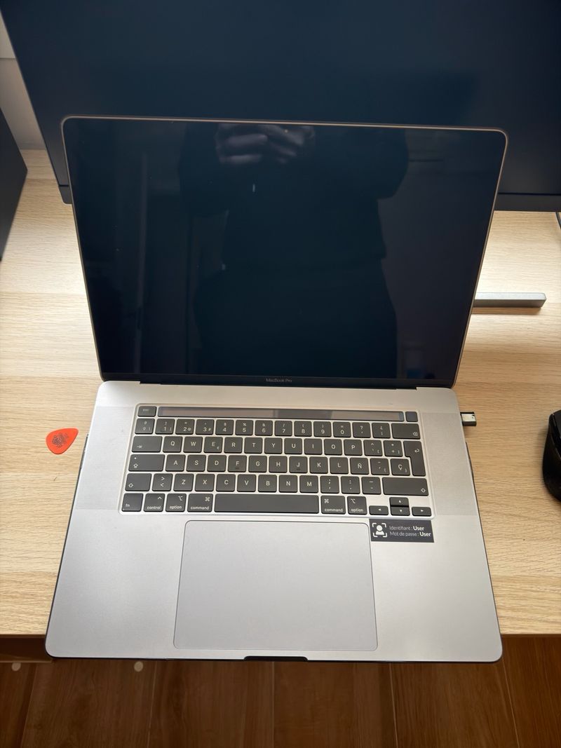 MacBook Pro Retina 16 i7 2019 32gb ram