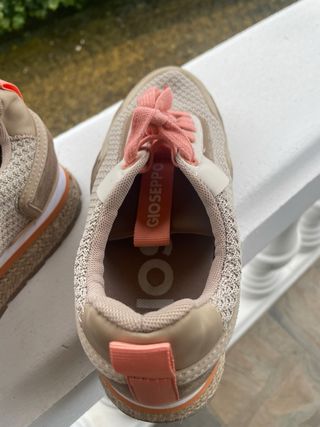 Zapatillas urbanas verano beige y rosa