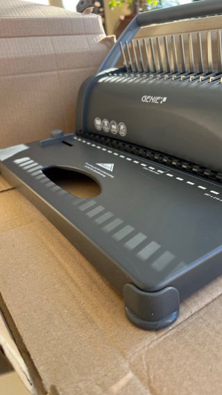 Encuadernadora Genie CB 850