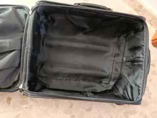 Maleta de viaje negra