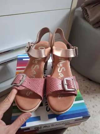 Sandalias Oh! My Sandals doradas y rosas T.38
