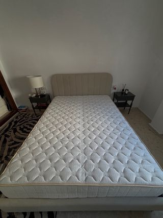 Cama Matrimonio y colchon 150 x 200 cm