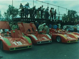 ABARTH 2000 Red N. 1 Slot Car - No Scalextric