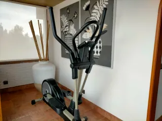 Elíptica CARE casi nueva