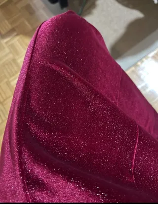 Vestido midi largo terciopelo rojo burdeos Zara