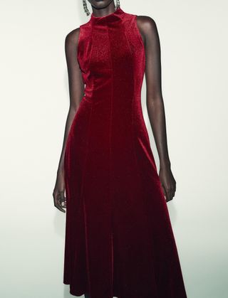 Vestido midi largo terciopelo rojo burdeos Zara
