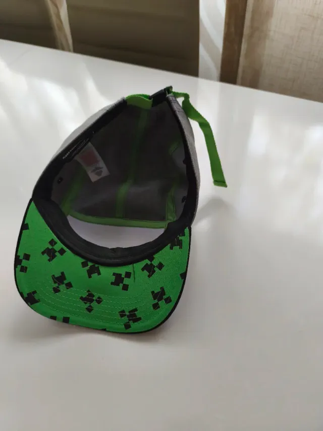 Gorra Minecraft Creeper Negra y Gris